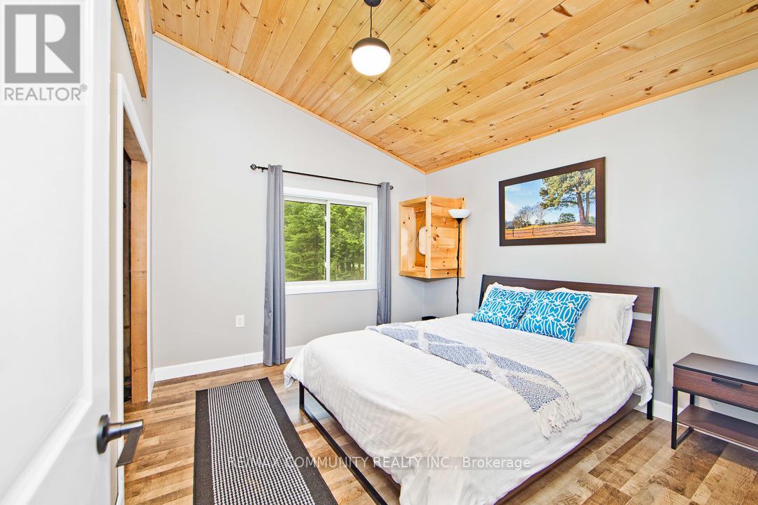 6605 Pioneer Village Lane, Ramara, Ontario  L0K 1W0 - Photo 20 - S12475768