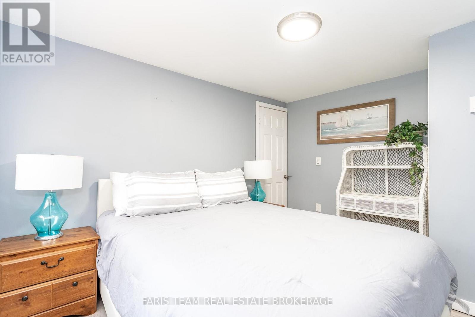 53 Playfair Drive, Tay, Ontario  L0K 2C0 - Photo 18 - S12475824