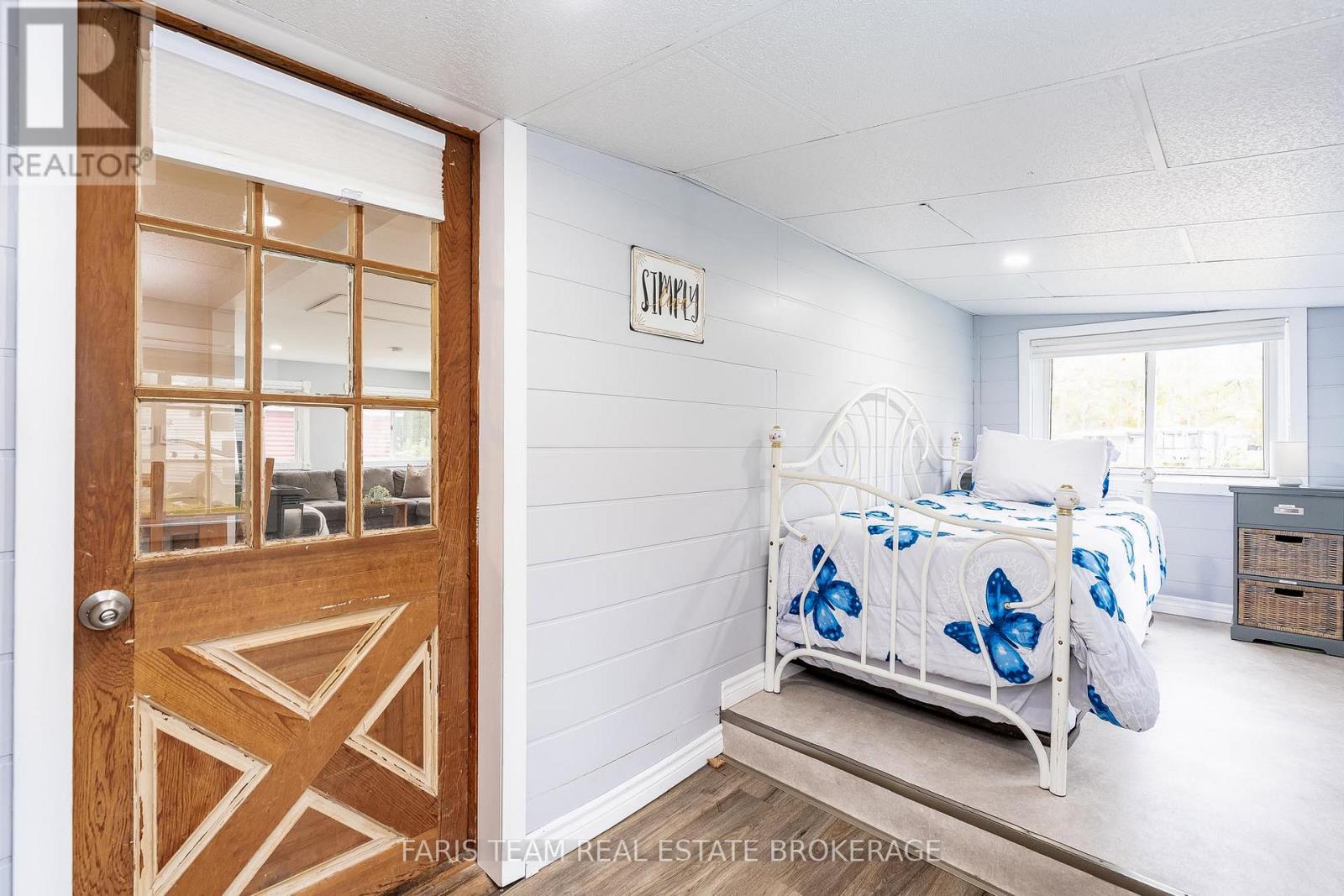 53 Playfair Drive, Tay, Ontario  L0K 2C0 - Photo 19 - S12475824