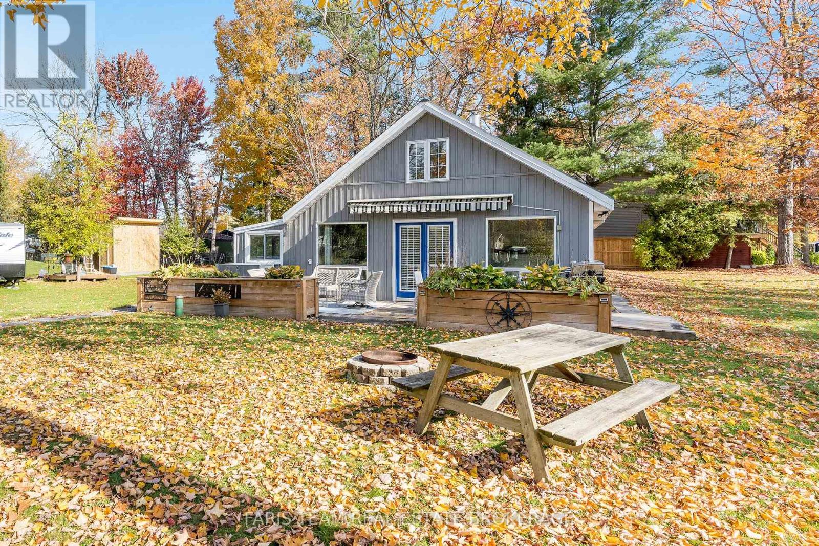 53 Playfair Drive, Tay, Ontario  L0K 2C0 - Photo 3 - S12475824