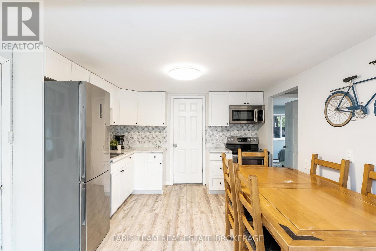 53 Playfair Drive, Tay, Ontario  L0K 2C0 - Photo 7 - S12475824