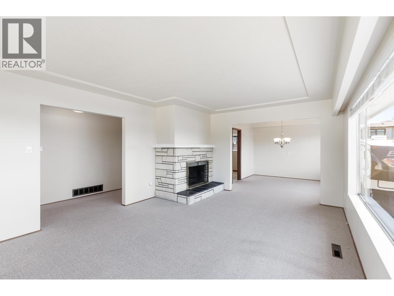 7988 Sussex Avenue, Burnaby, British Columbia  V5J 3W3 - Photo 10 - R3013162