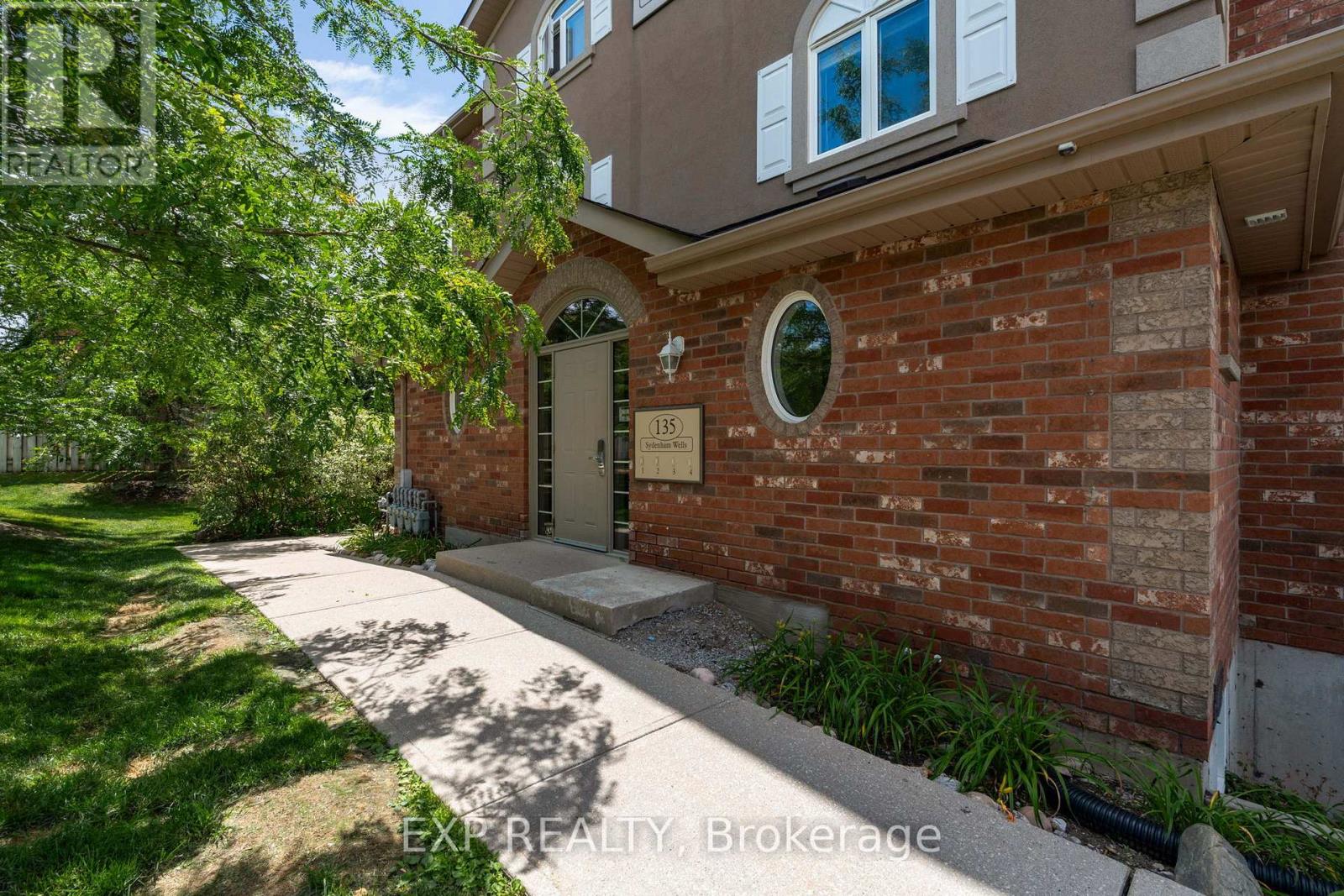 3 - 135 Sydenham Wells, Barrie, Ontario  L4M 0H3 - Photo 2 - S12475827