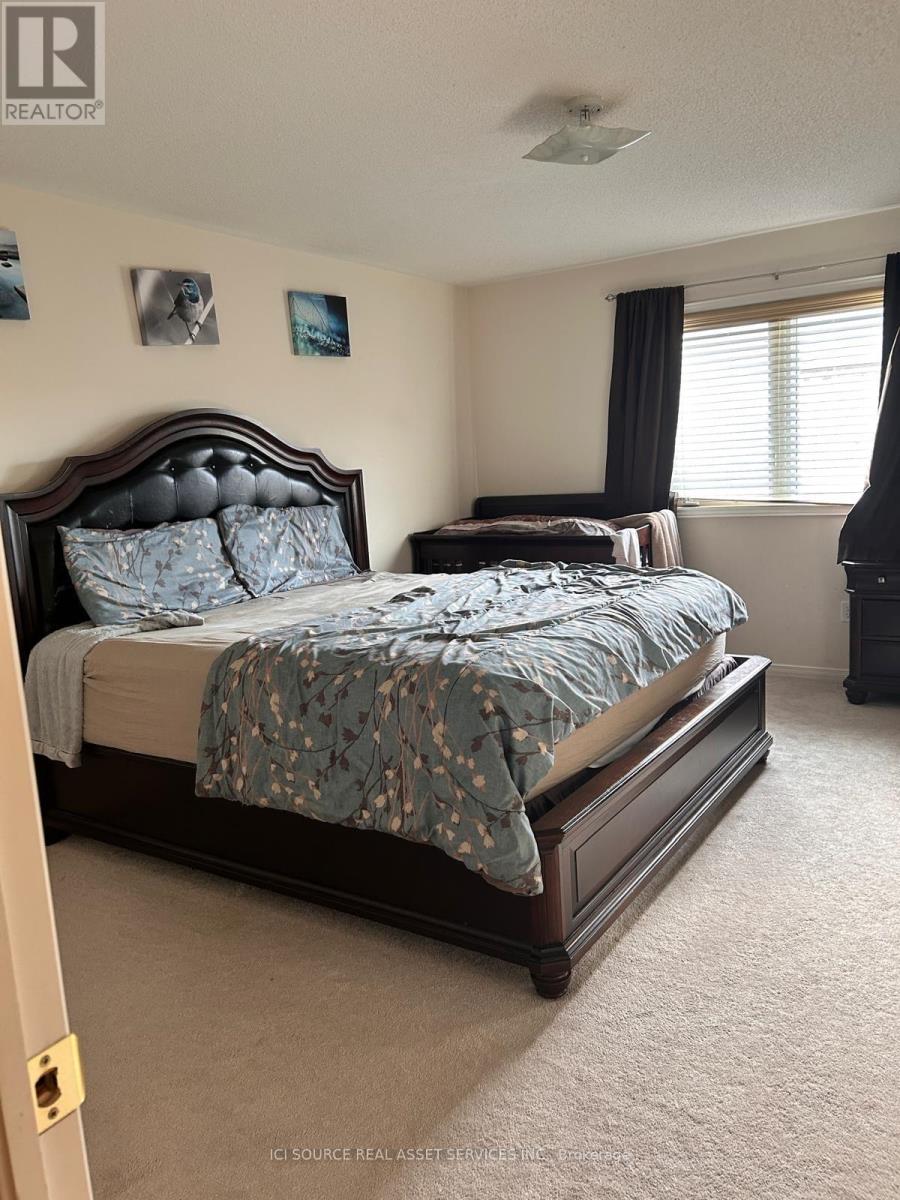 Upper - 12 Bersan Terrace, Brampton, Ontario  L6P 3T2 - Photo 10 - W12475283