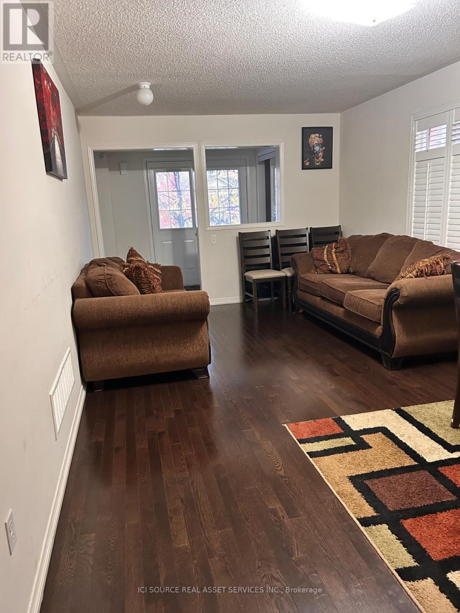 Upper - 12 Bersan Terrace, Brampton, Ontario  L6P 3T2 - Photo 3 - W12475283