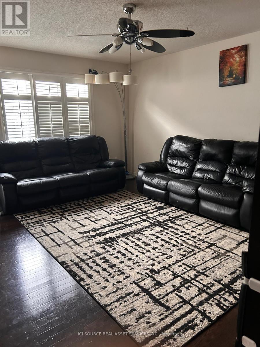 Upper - 12 Bersan Terrace, Brampton, Ontario  L6P 3T2 - Photo 5 - W12475283