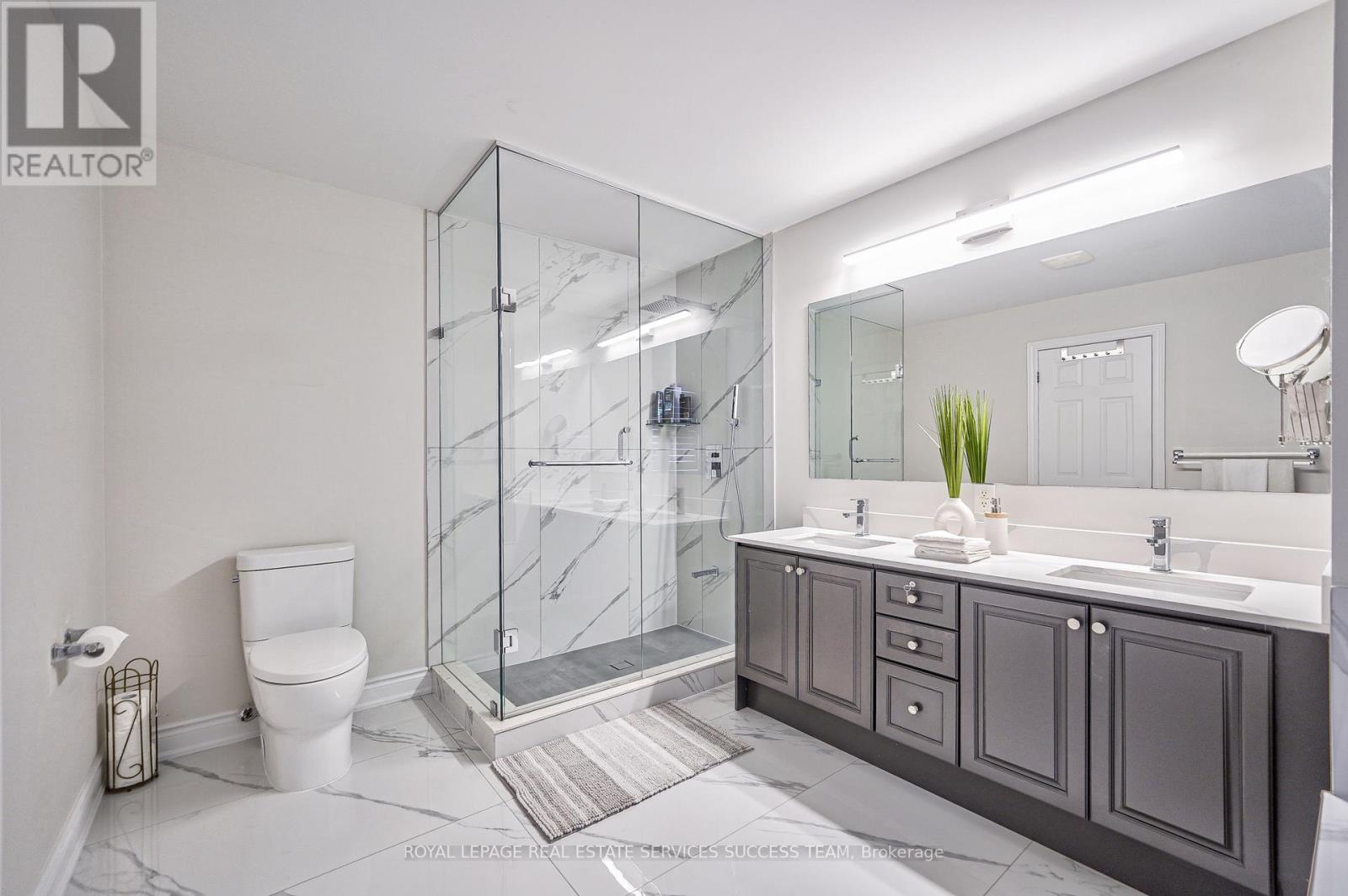 5354 Mallory Road, Mississauga, Ontario  L5M 0J3 - Photo 19 - W12475284