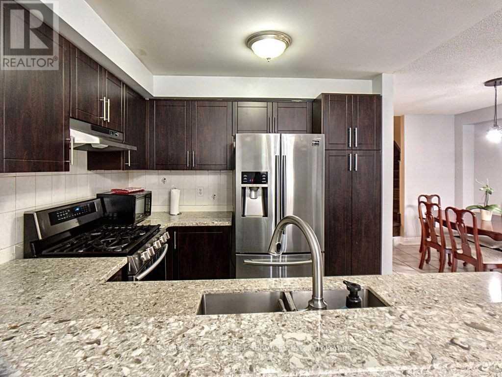 Upper - 28 Mannel Crescent, Brampton, Ontario  L6Y 5E2 - Photo 13 - W12475288