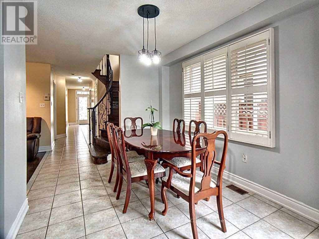 Upper - 28 Mannel Crescent, Brampton, Ontario  L6Y 5E2 - Photo 15 - W12475288