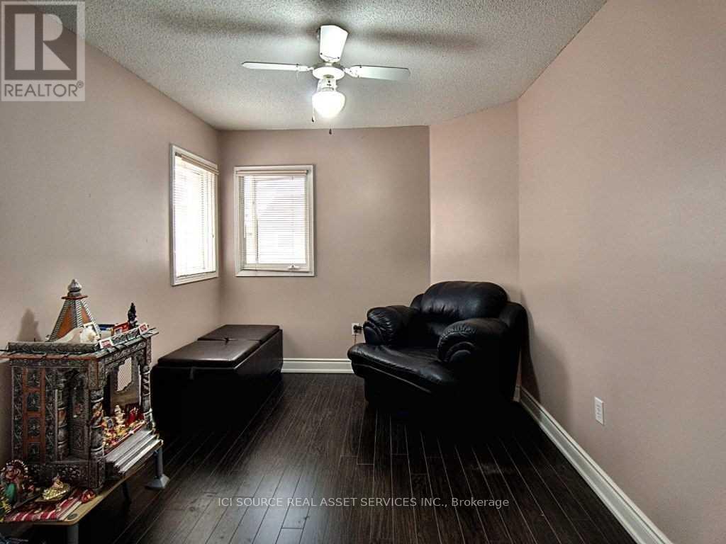 Upper - 28 Mannel Crescent, Brampton, Ontario  L6Y 5E2 - Photo 22 - W12475288