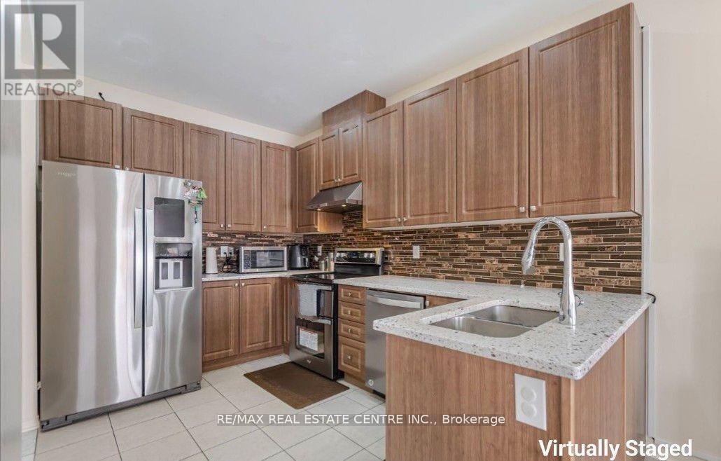 14 Gulfbrook Circle, Brampton (Sandringham-Wellington), Ontario  L6Z 0G4 - Photo 3 - W12475295