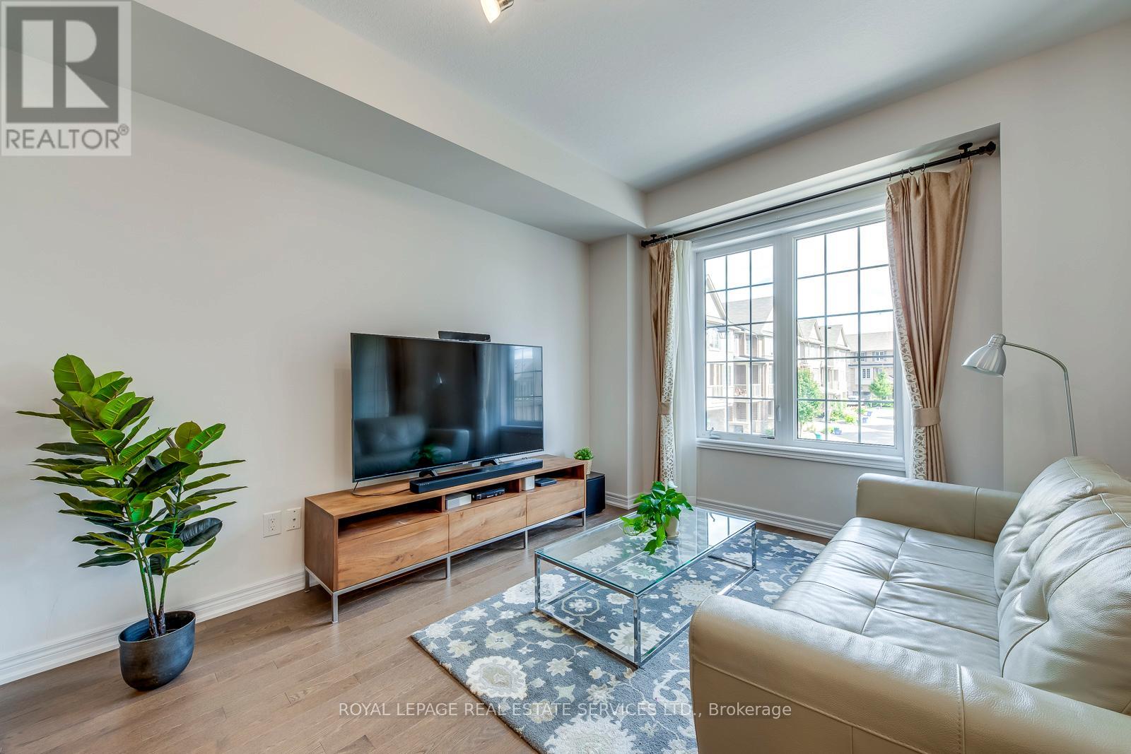 383 Grantham Common, Oakville, Ontario  L6H 0P8 - Photo 10 - W12475309