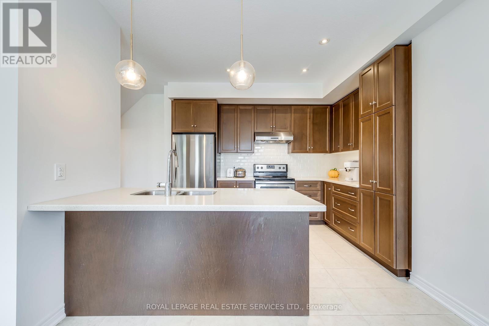 383 Grantham Common, Oakville, Ontario  L6H 0P8 - Photo 13 - W12475309