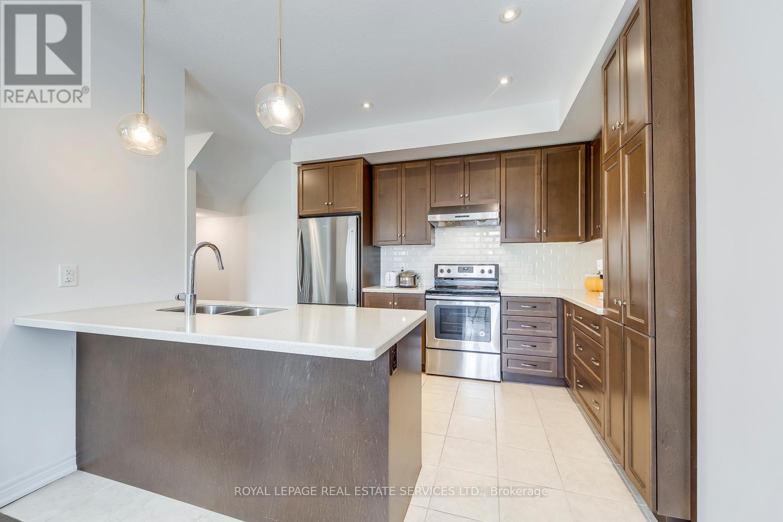 383 Grantham Common, Oakville, Ontario  L6H 0P8 - Photo 14 - W12475309