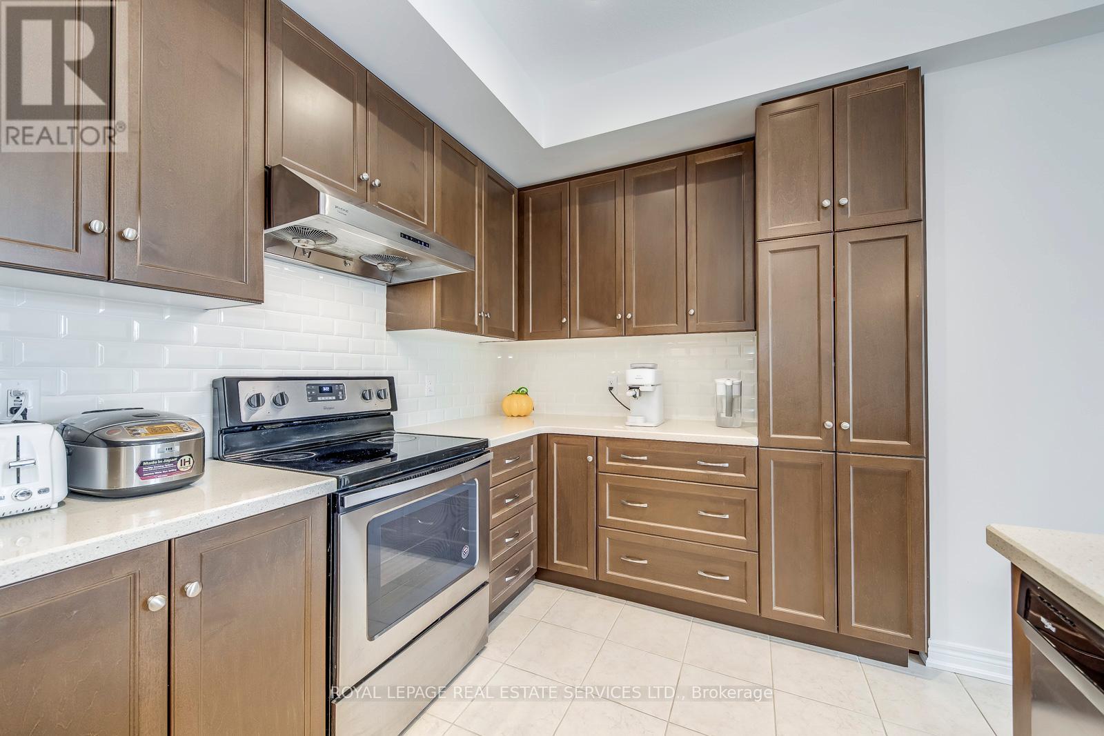 383 Grantham Common, Oakville, Ontario  L6H 0P8 - Photo 17 - W12475309