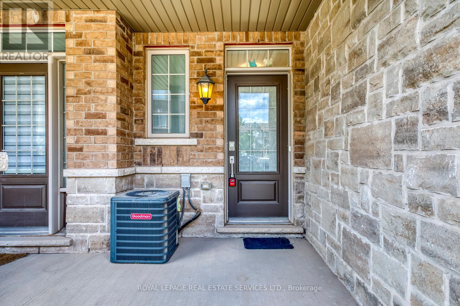 383 Grantham Common, Oakville, Ontario  L6H 0P8 - Photo 3 - W12475309