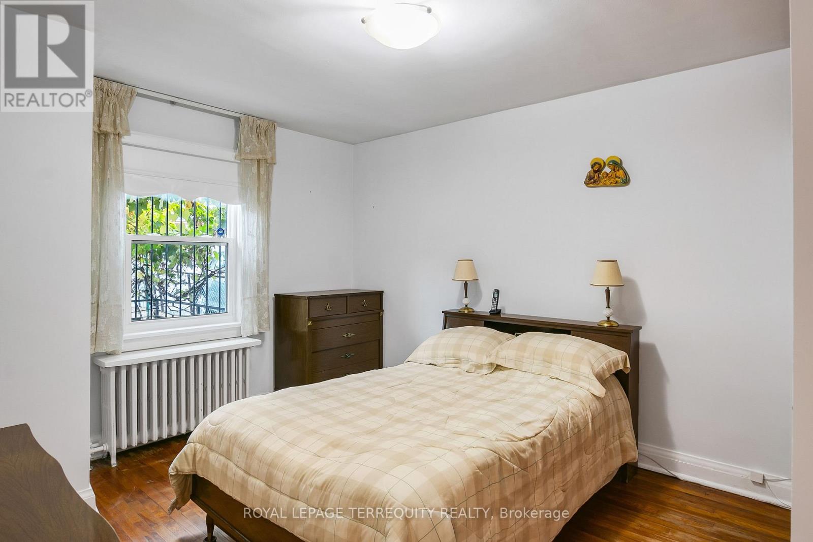 110 Cameron Avenue, Toronto (Keelesdale-Eglinton West), Ontario  M6M 1R3 - Photo 10 - W12475316