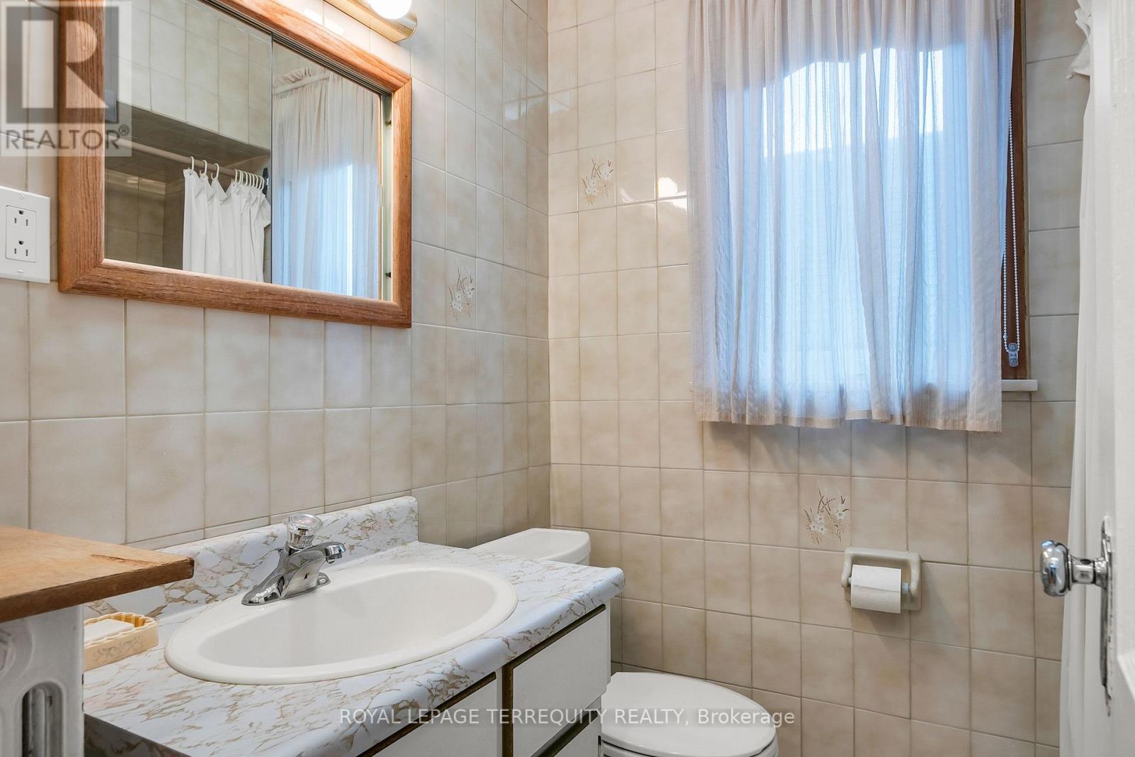 110 Cameron Avenue, Toronto (Keelesdale-Eglinton West), Ontario  M6M 1R3 - Photo 12 - W12475316