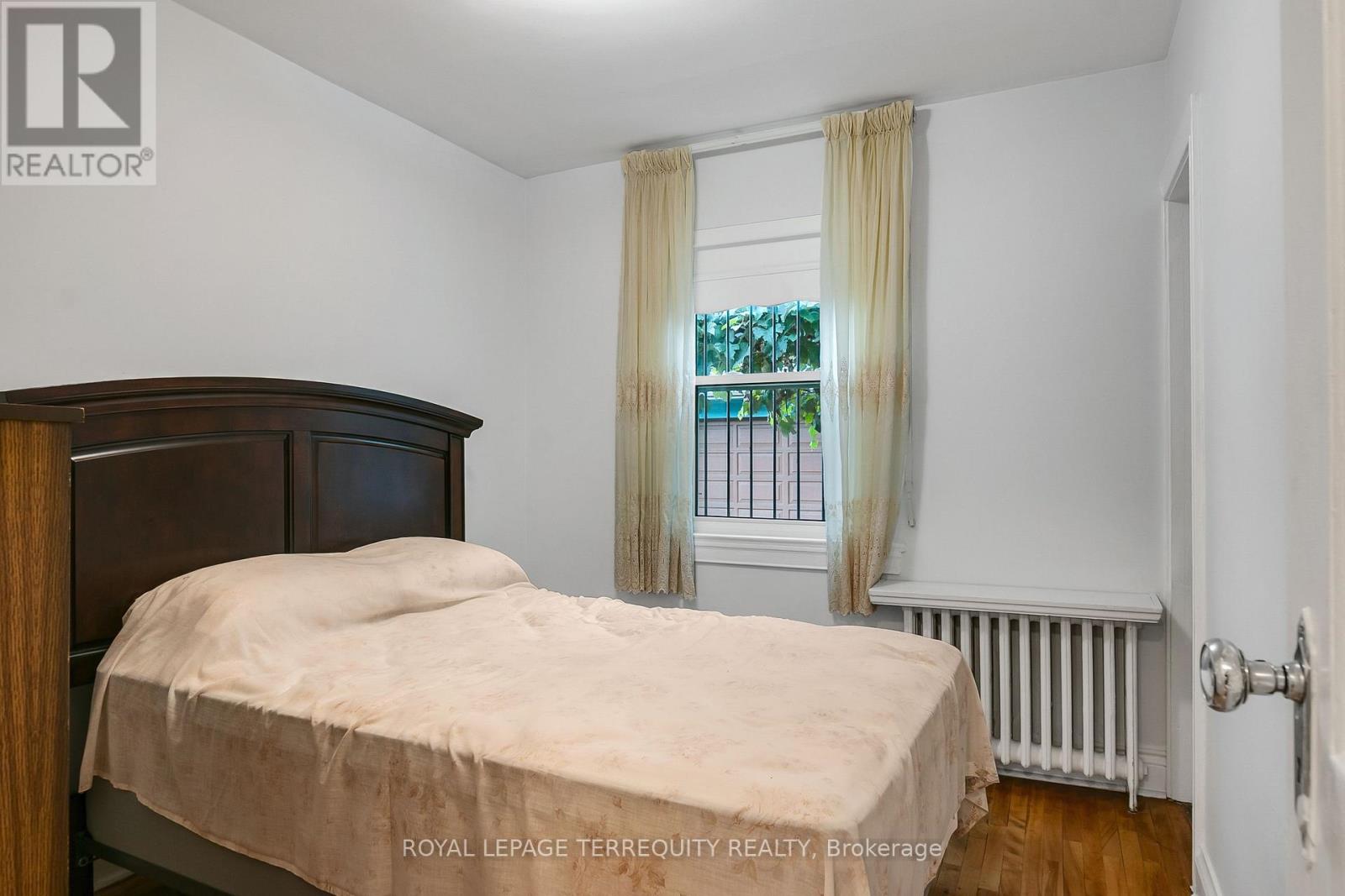 110 Cameron Avenue, Toronto (Keelesdale-Eglinton West), Ontario  M6M 1R3 - Photo 14 - W12475316