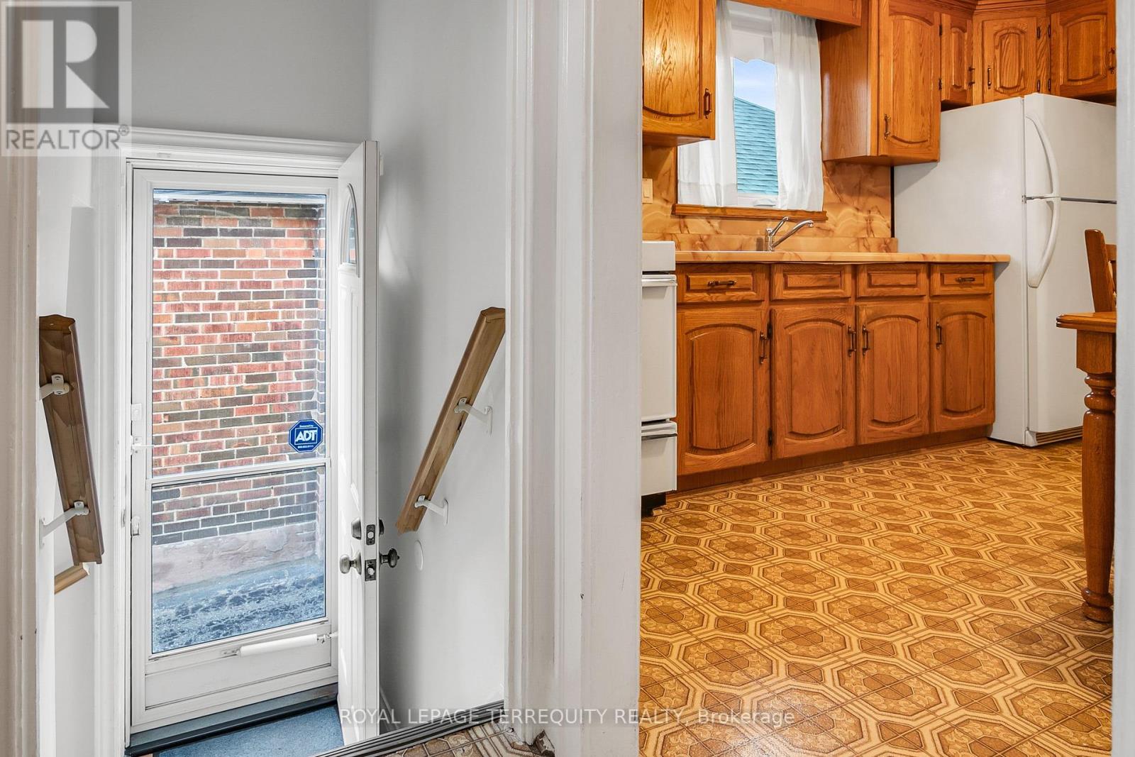 110 Cameron Avenue, Toronto (Keelesdale-Eglinton West), Ontario  M6M 1R3 - Photo 16 - W12475316
