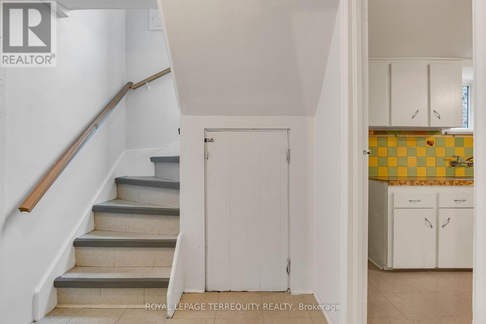 110 Cameron Avenue, Toronto (Keelesdale-Eglinton West), Ontario  M6M 1R3 - Photo 17 - W12475316