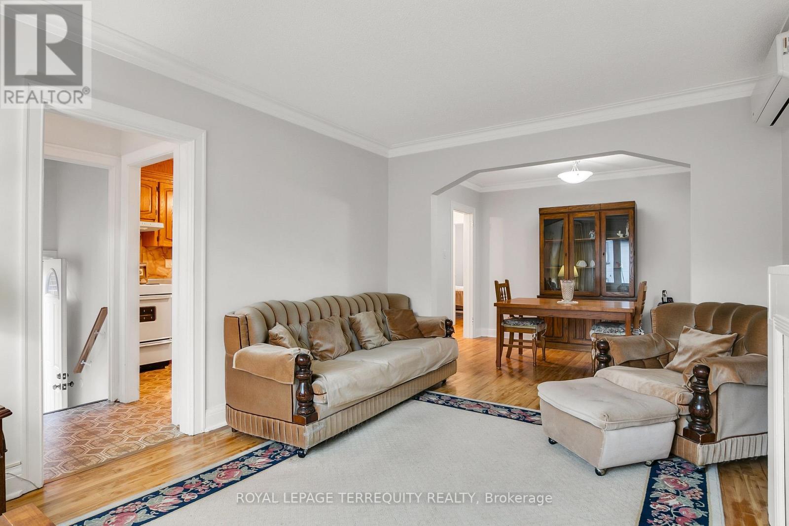110 Cameron Avenue, Toronto (Keelesdale-Eglinton West), Ontario  M6M 1R3 - Photo 2 - W12475316
