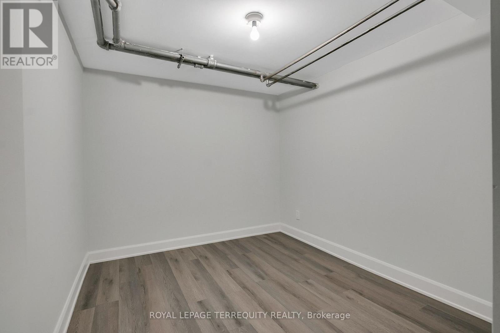 110 Cameron Avenue, Toronto (Keelesdale-Eglinton West), Ontario  M6M 1R3 - Photo 23 - W12475316
