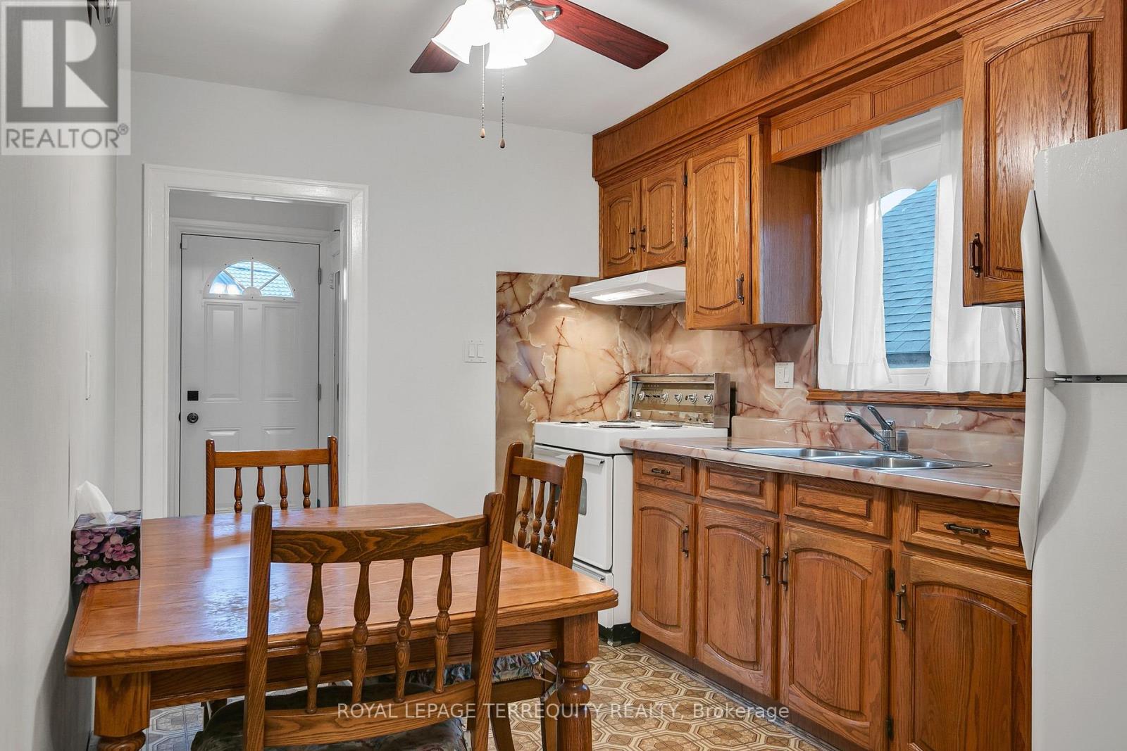 110 Cameron Avenue, Toronto (Keelesdale-Eglinton West), Ontario  M6M 1R3 - Photo 8 - W12475316