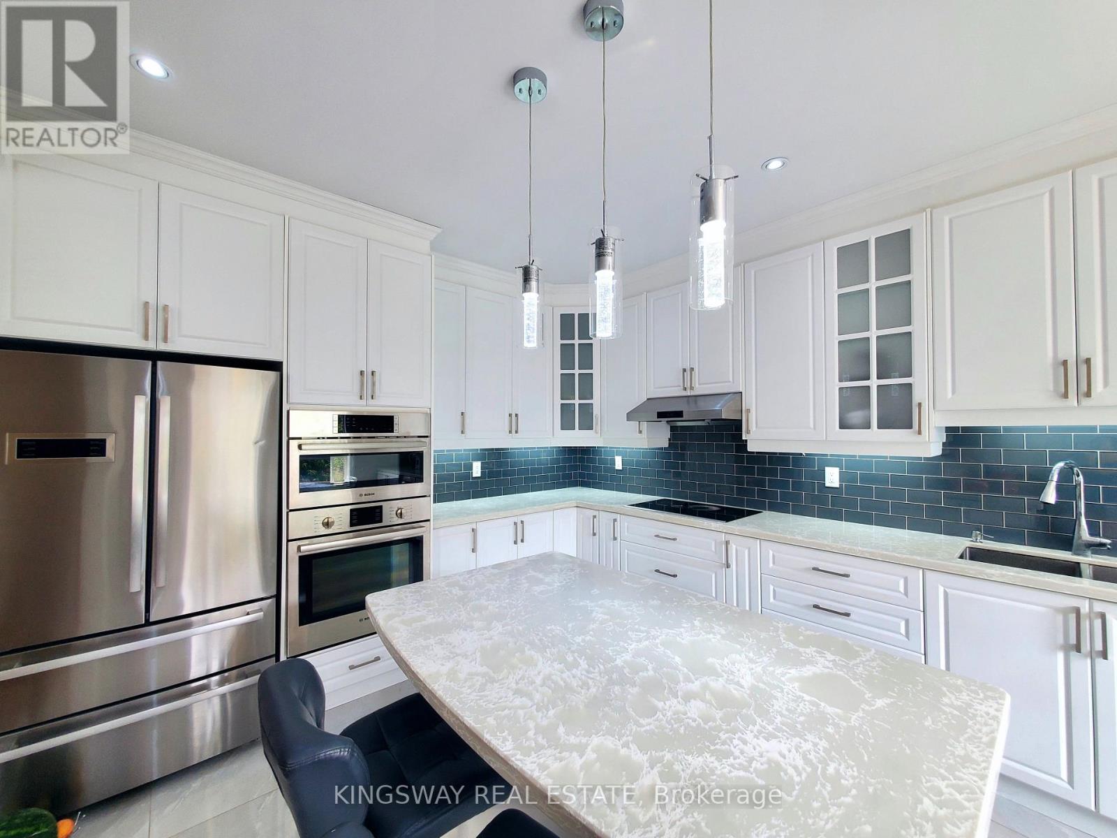 5156 Parkplace Circle, Mississauga, Ontario  L5V 2M2 - Photo 13 - W12475321