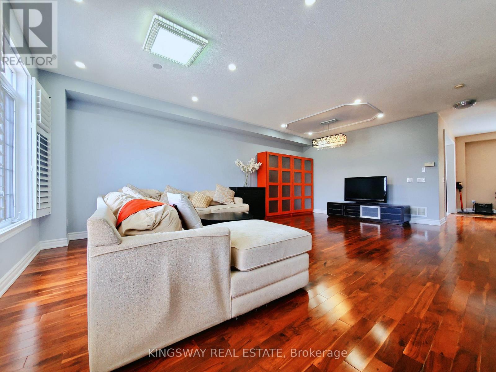 5156 Parkplace Circle, Mississauga, Ontario  L5V 2M2 - Photo 7 - W12475321