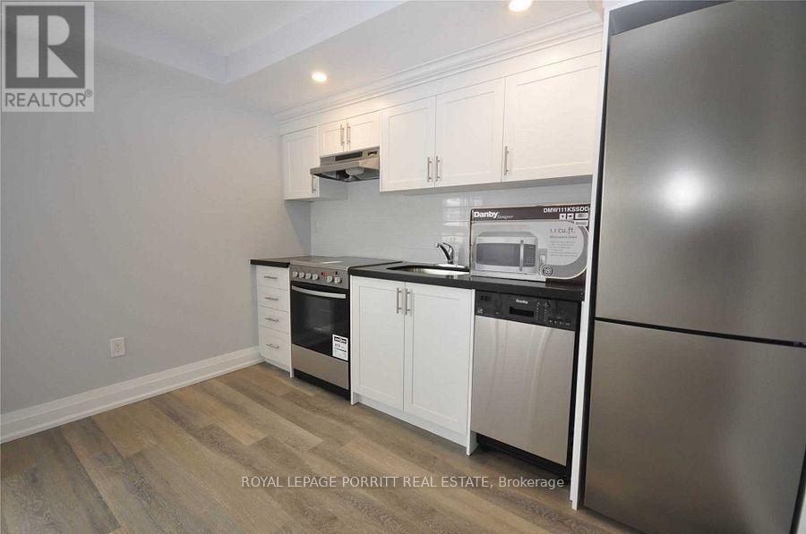 5 - 3465 Lake Shore Boulevard W, Toronto, Ontario  M8W 1N2 - Photo 3 - W12475344