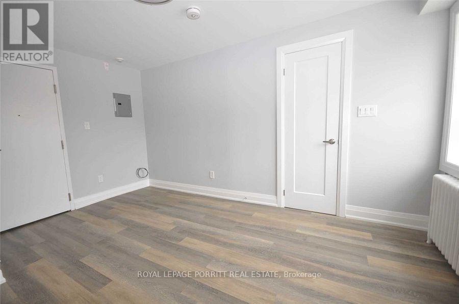 5 - 3465 Lake Shore Boulevard W, Toronto, Ontario  M8W 1N2 - Photo 4 - W12475344