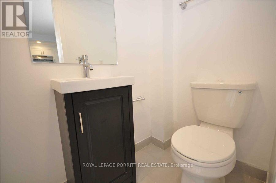 5 - 3465 Lake Shore Boulevard W, Toronto, Ontario  M8W 1N2 - Photo 5 - W12475344