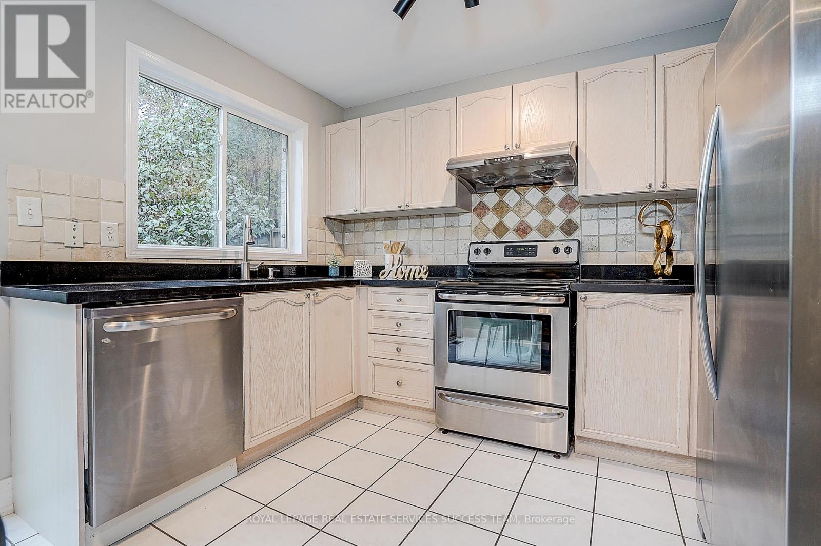 1652 Beaty Trail, Milton, Ontario  L9T 5Z7 - Photo 12 - W12475346
