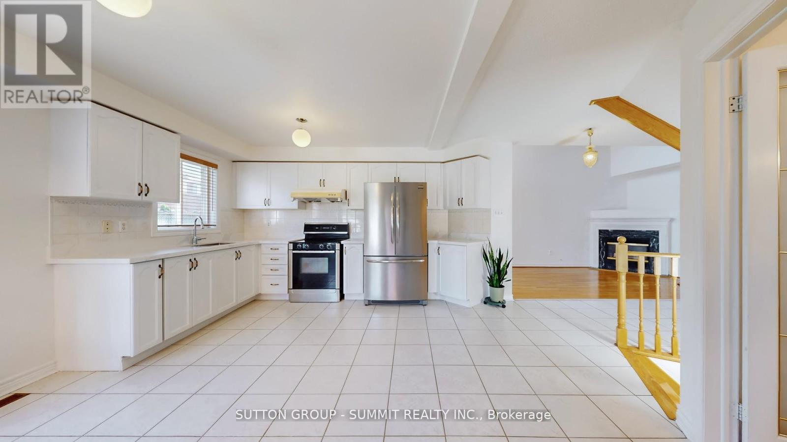 3391 Grand Park Drive, Mississauga (Fairview), Ontario  L5B 4E2 - Photo 13 - W12475378