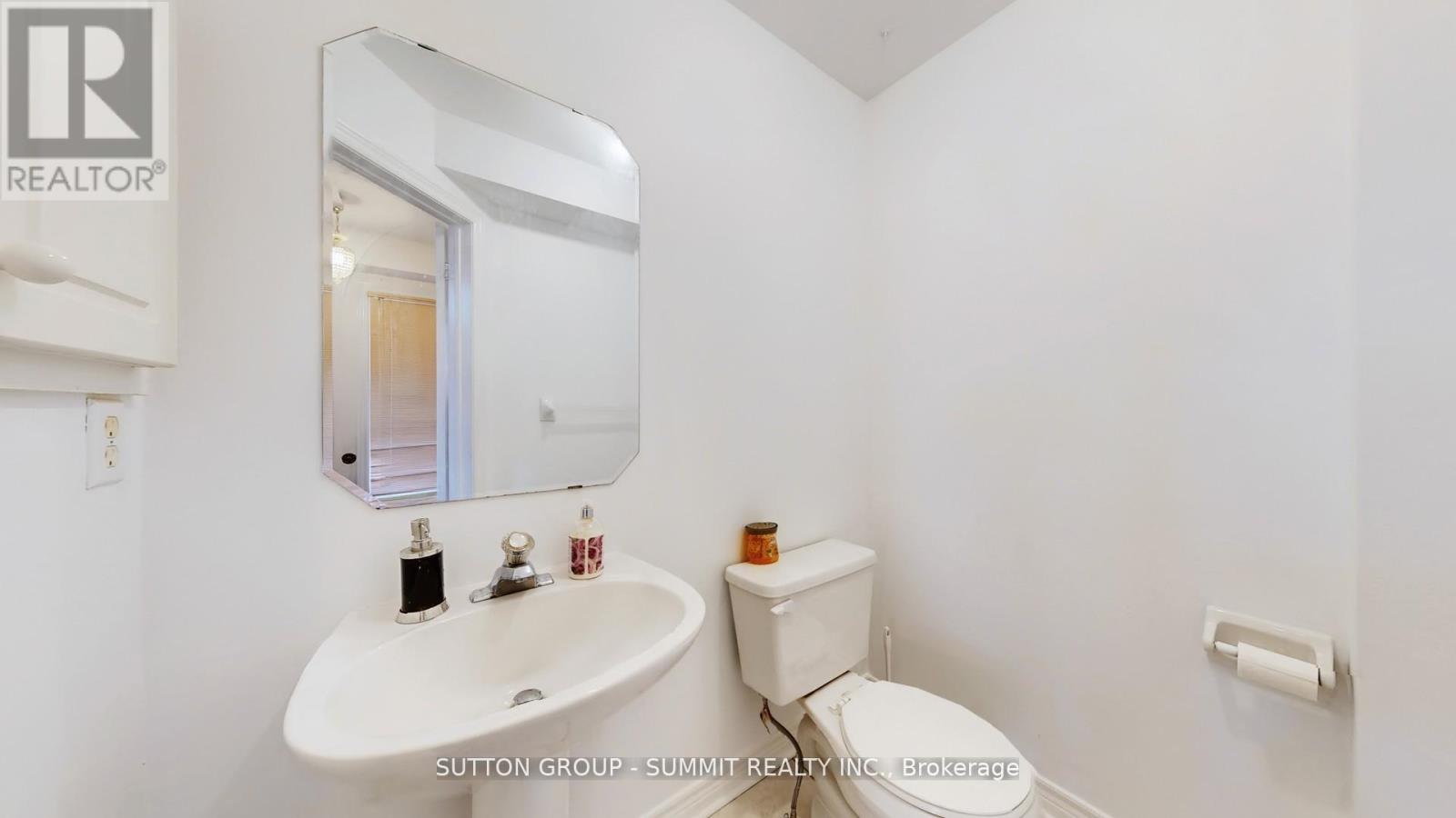 3391 Grand Park Drive, Mississauga (Fairview), Ontario  L5B 4E2 - Photo 19 - W12475378