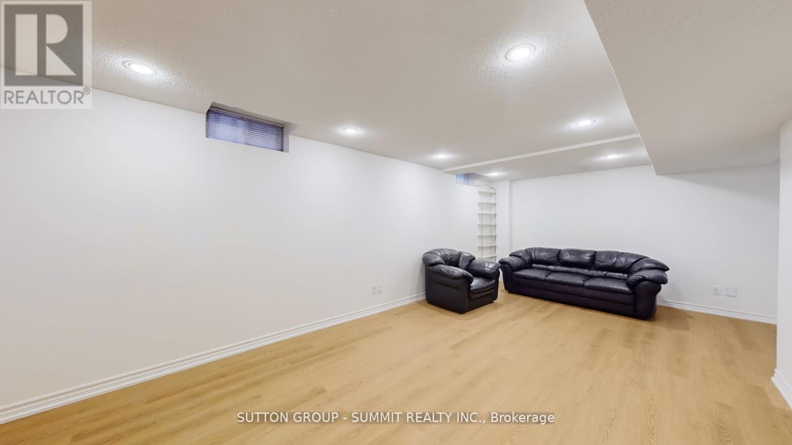 3391 Grand Park Drive, Mississauga (Fairview), Ontario  L5B 4E2 - Photo 37 - W12475378