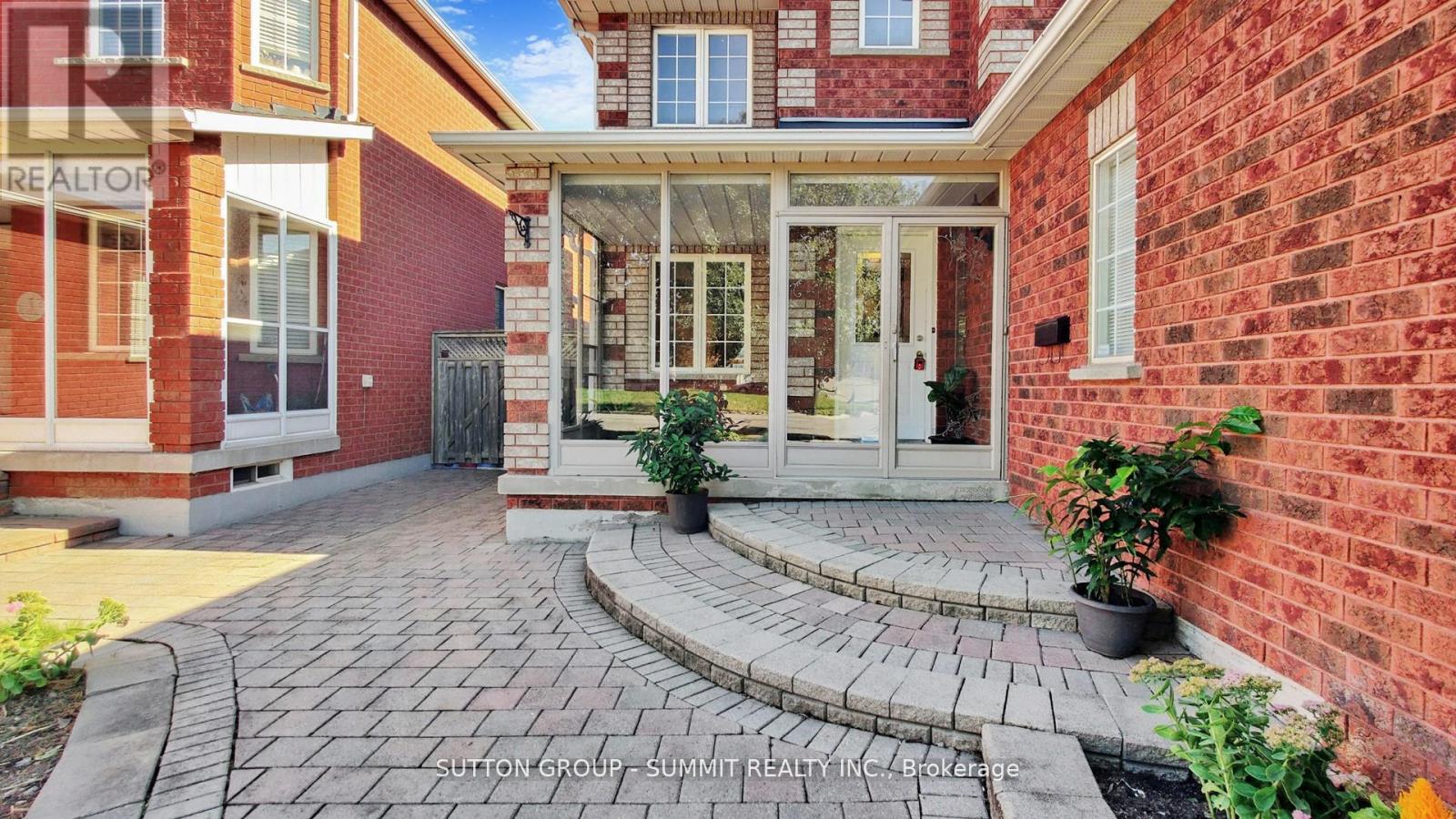 3391 Grand Park Drive, Mississauga (Fairview), Ontario  L5B 4E2 - Photo 4 - W12475378
