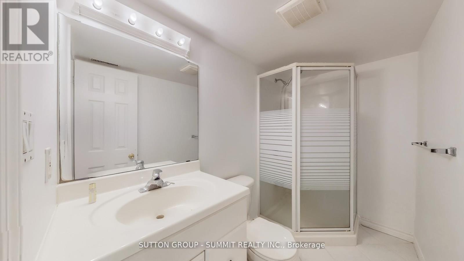 3391 Grand Park Drive, Mississauga (Fairview), Ontario  L5B 4E2 - Photo 44 - W12475378