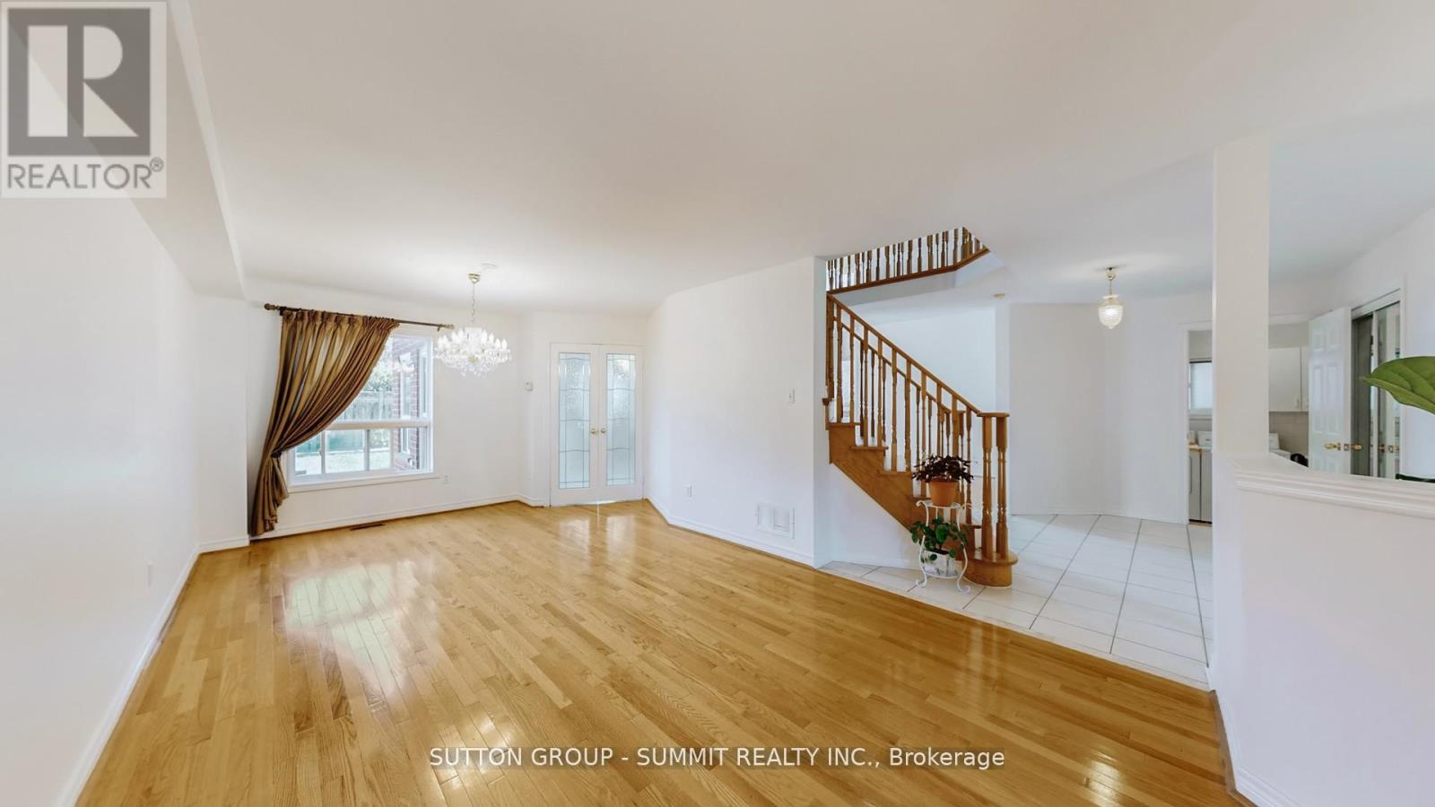 3391 Grand Park Drive, Mississauga (Fairview), Ontario  L5B 4E2 - Photo 9 - W12475378
