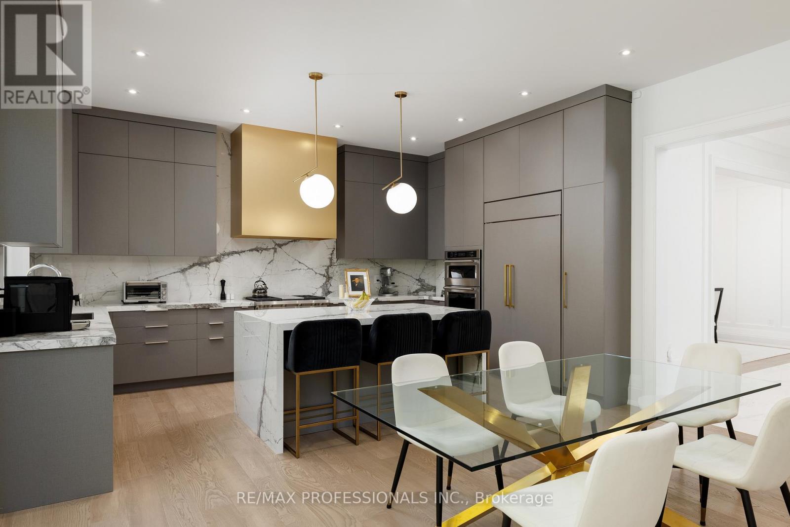 2b Fairway Road, Toronto, Ontario  M9A 5E9 - Photo 16 - W12475390