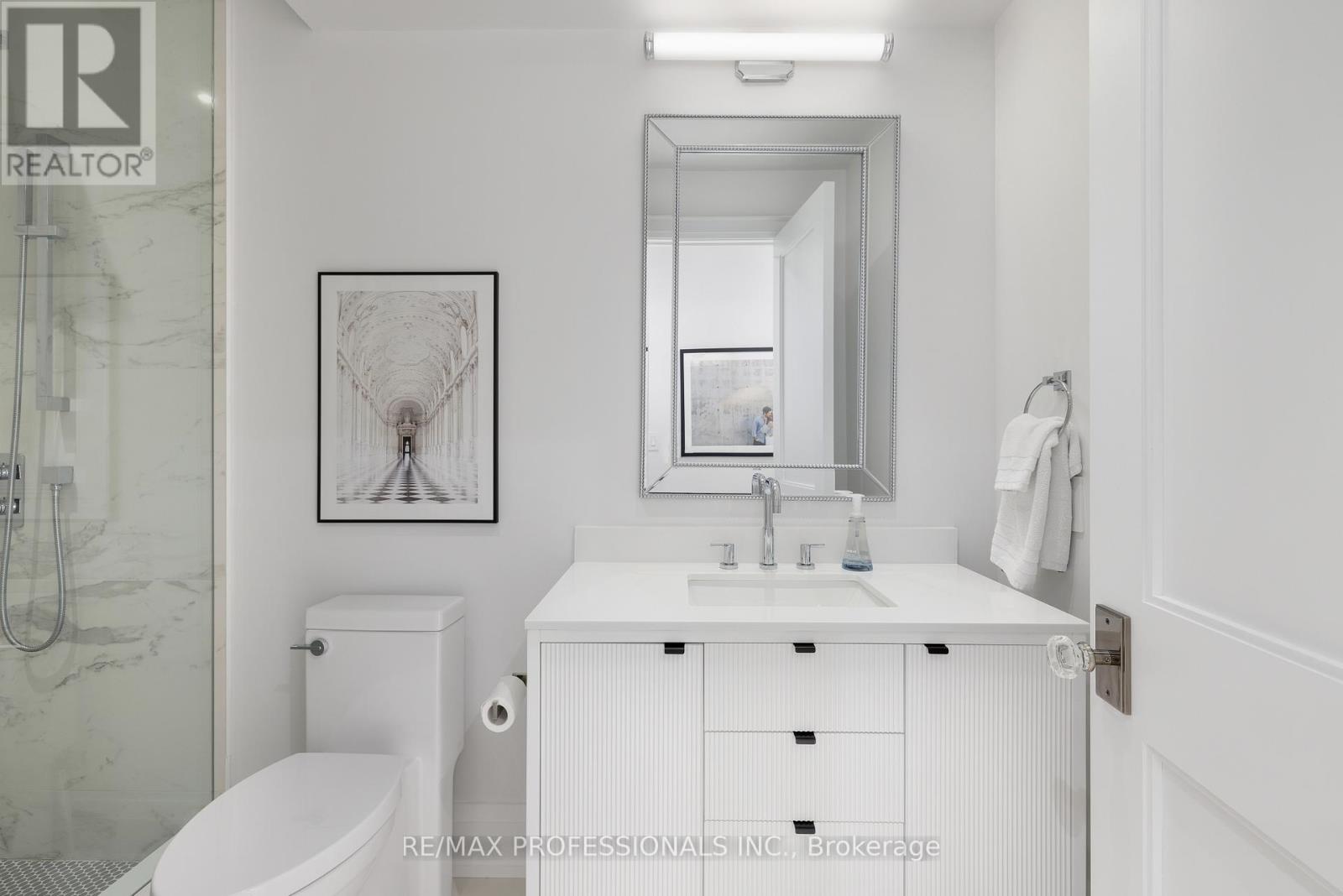 2b Fairway Road, Toronto, Ontario  M9A 5E9 - Photo 49 - W12475390