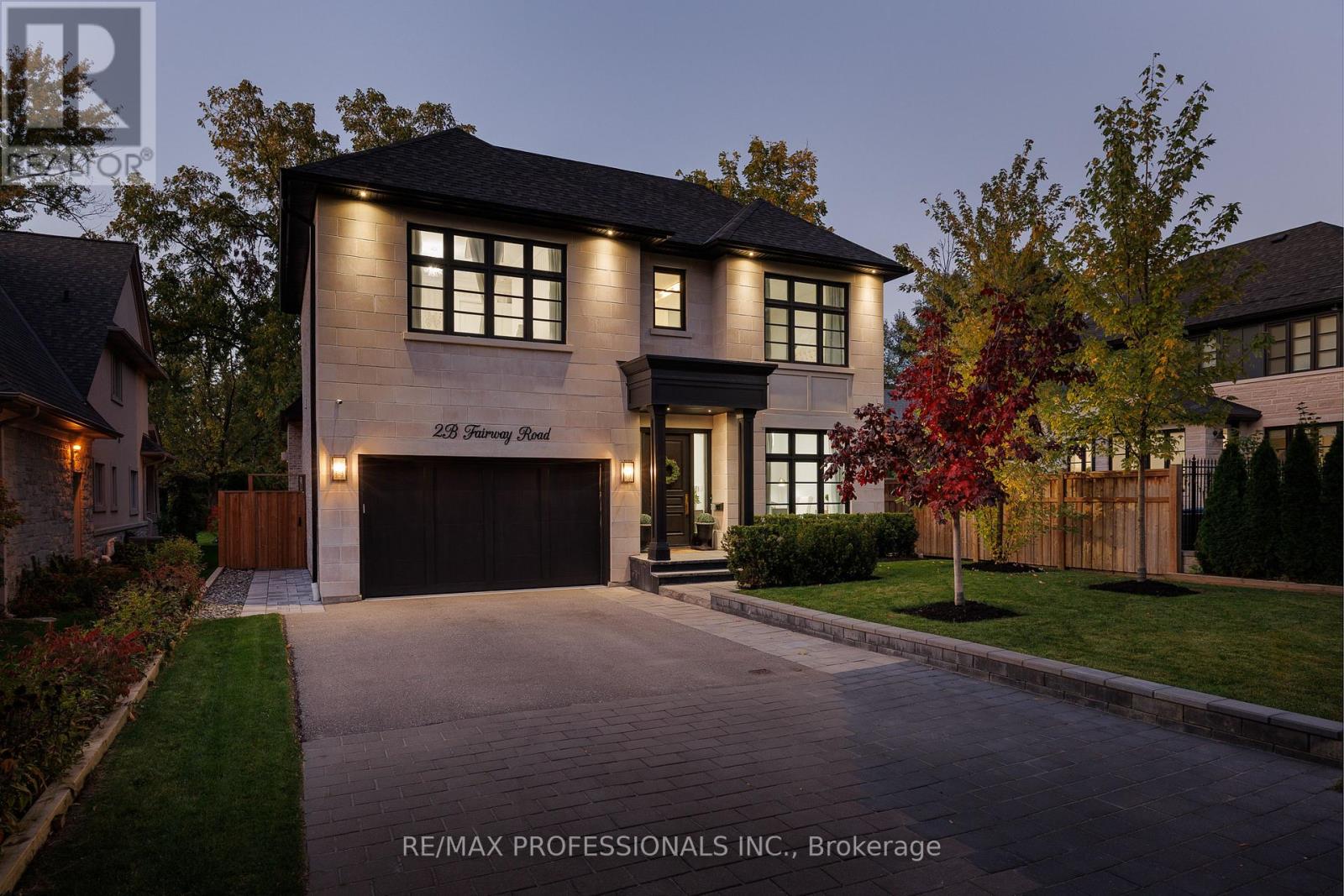 2b Fairway Road, Toronto, Ontario  M9A 5E9 - Photo 5 - W12475390