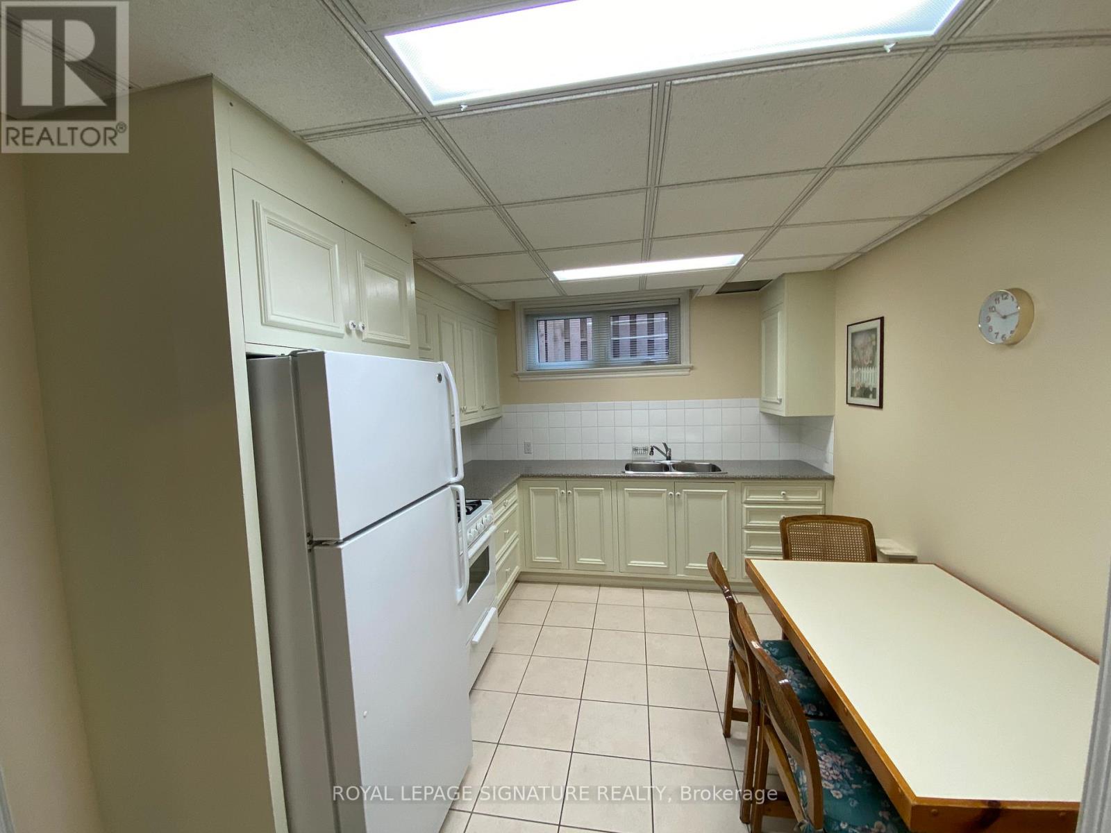 Bsmt - 98 Westmoreland Avenue, Toronto, Ontario  M6H 2Z7 - Photo 3 - W12475415