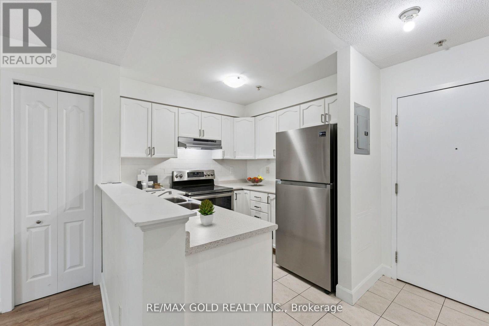 2104 - 6 Dayspring Circle, Brampton, Ontario  L6P 2Z6 - Photo 10 - W12475419