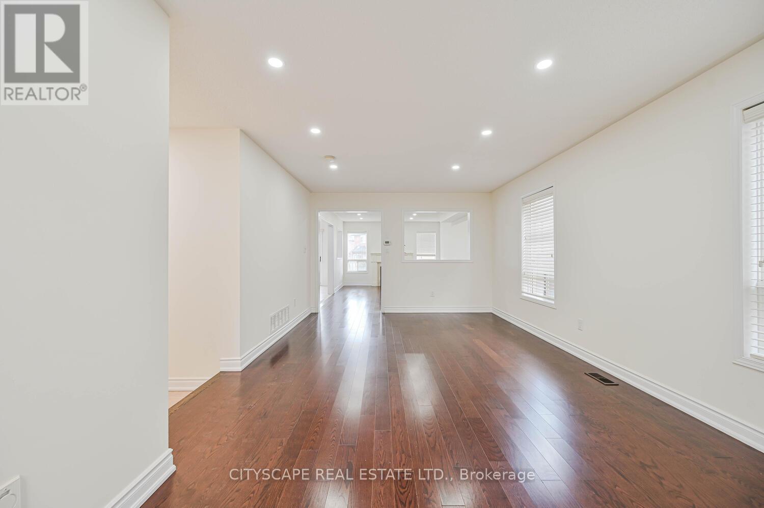 3938 Burdette Terrace, Mississauga, Ontario  L5M 0J2 - Photo 10 - W12475430
