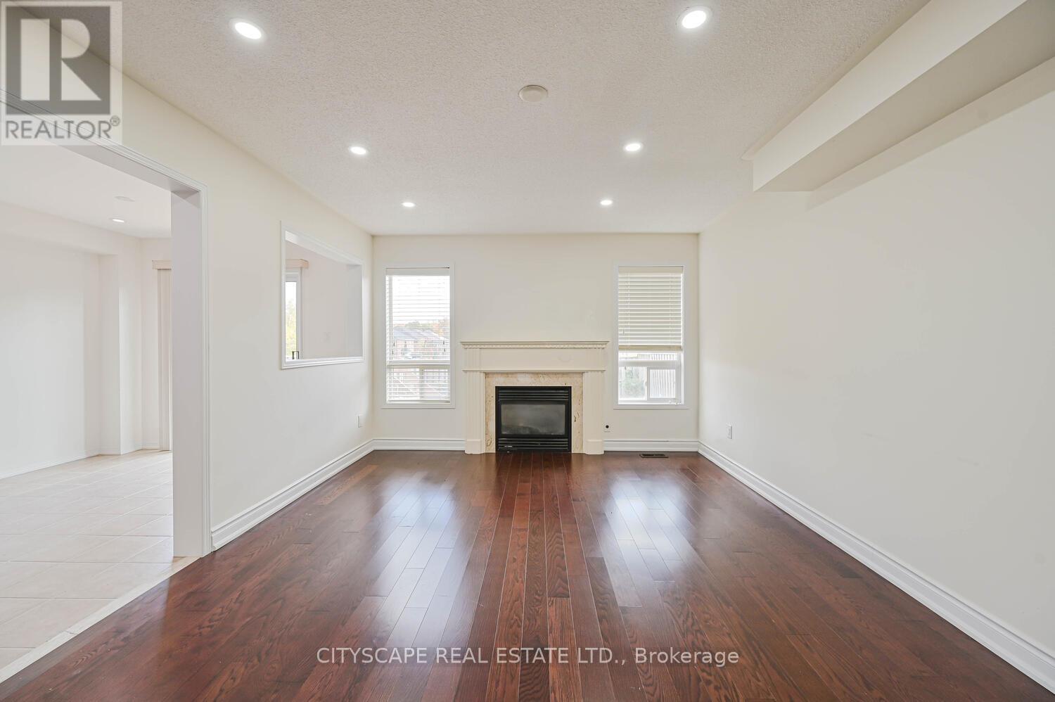 3938 Burdette Terrace, Mississauga, Ontario  L5M 0J2 - Photo 14 - W12475430