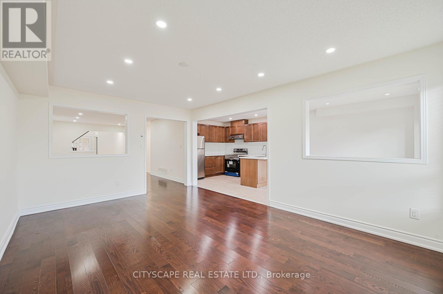 3938 Burdette Terrace, Mississauga, Ontario  L5M 0J2 - Photo 16 - W12475430