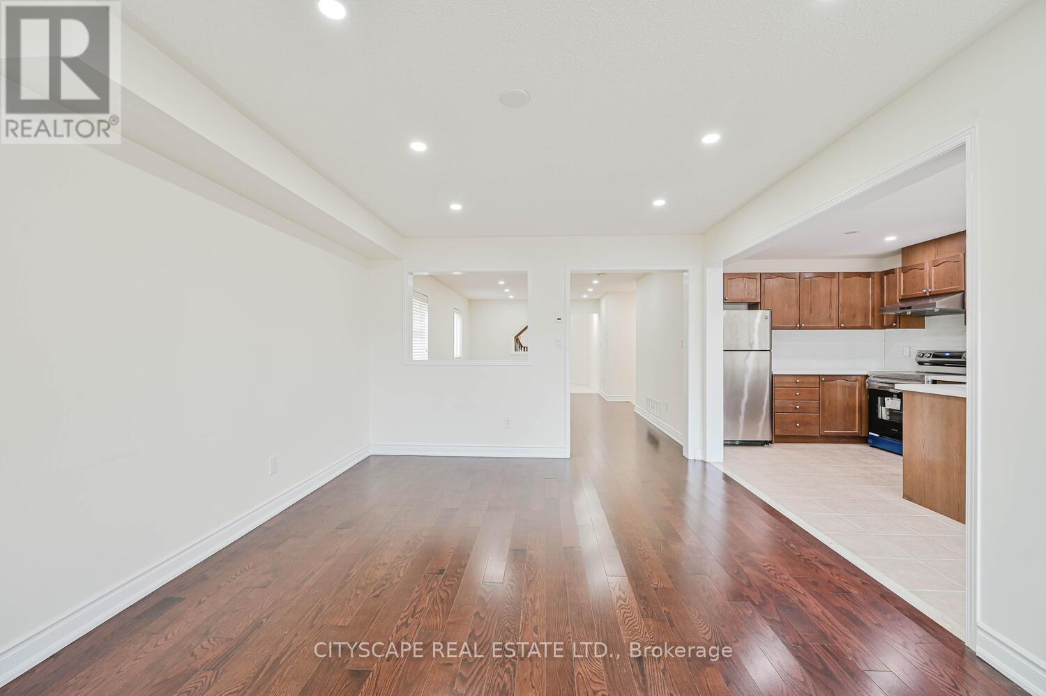 3938 Burdette Terrace, Mississauga, Ontario  L5M 0J2 - Photo 17 - W12475430