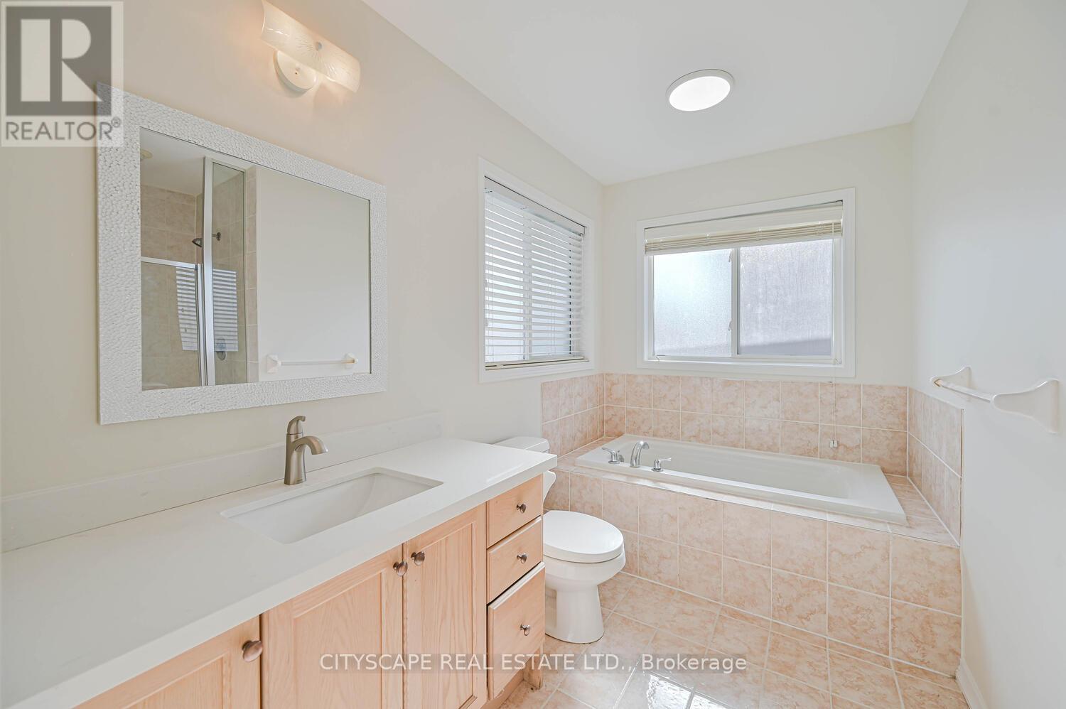 3938 Burdette Terrace, Mississauga, Ontario  L5M 0J2 - Photo 33 - W12475430
